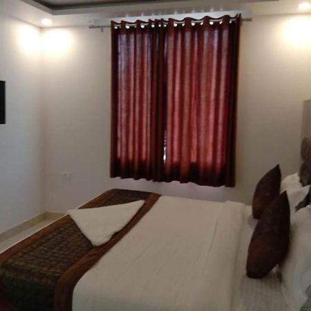 Hotel Broadway New Delhi Luaran gambar